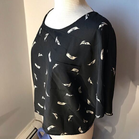 Dolman Sleeve Feather Top, M/L - Picture 5 of 7